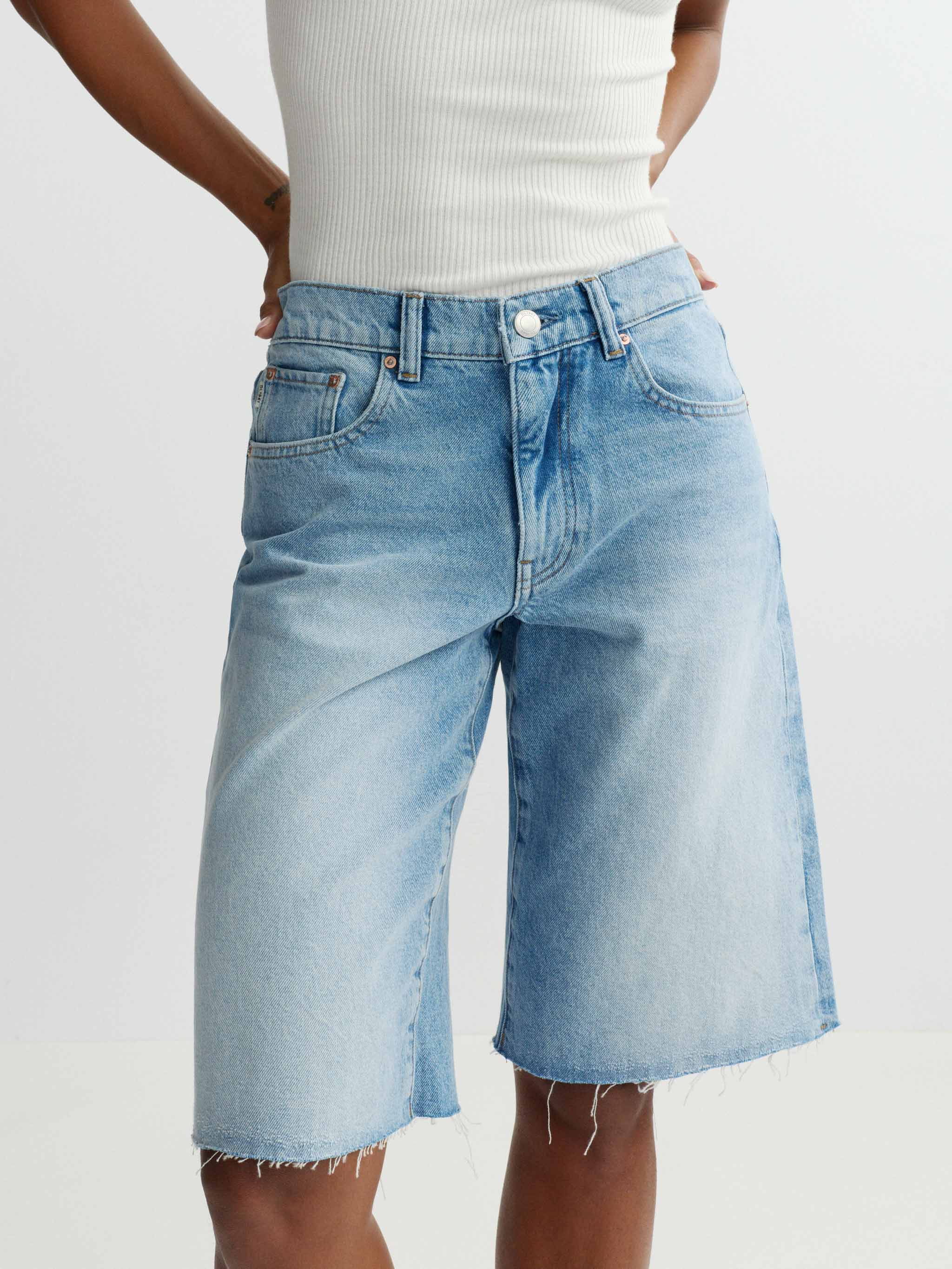 Abby Relaxed Low Rise Short - Bayside