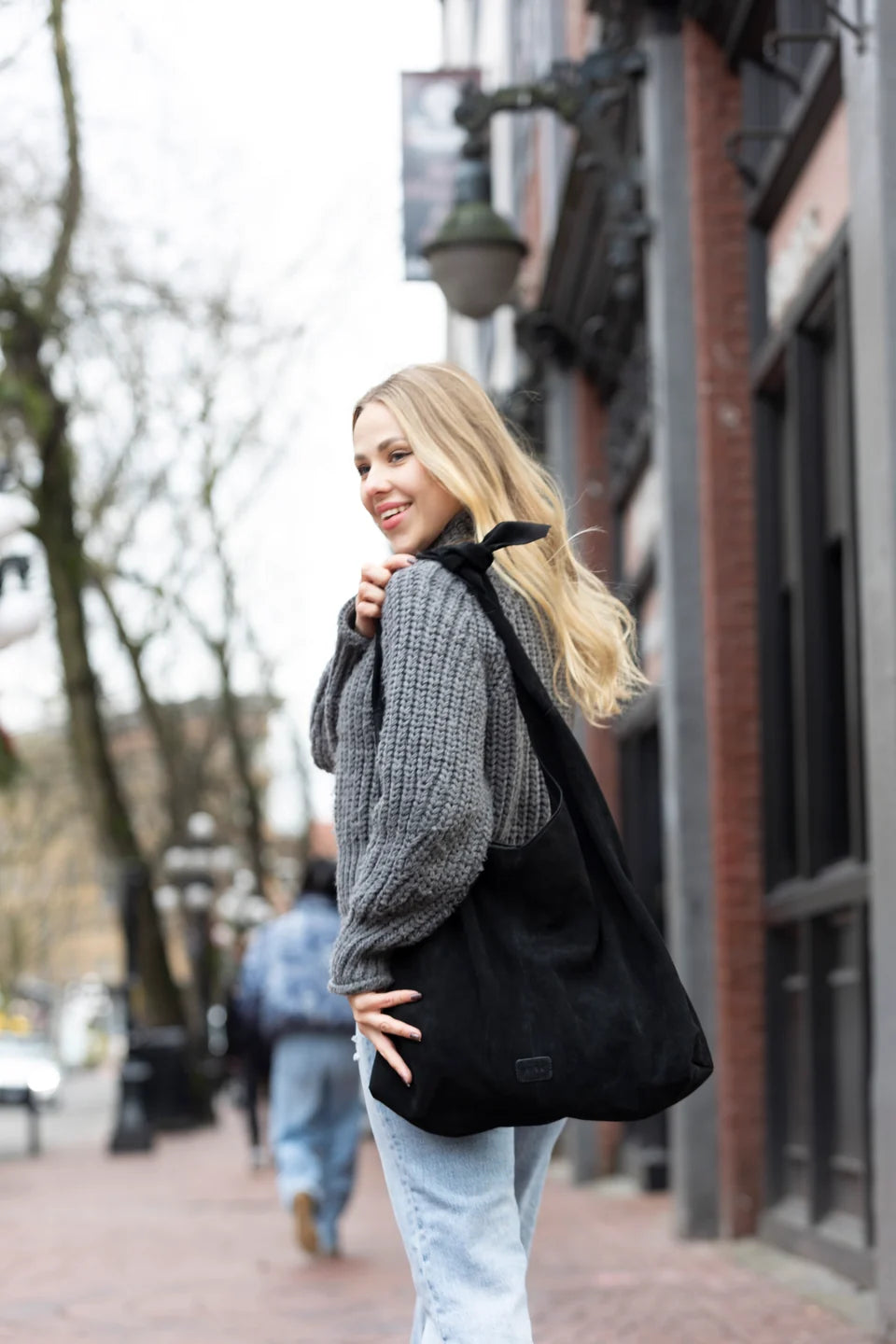 Knot Tote Suede - Black