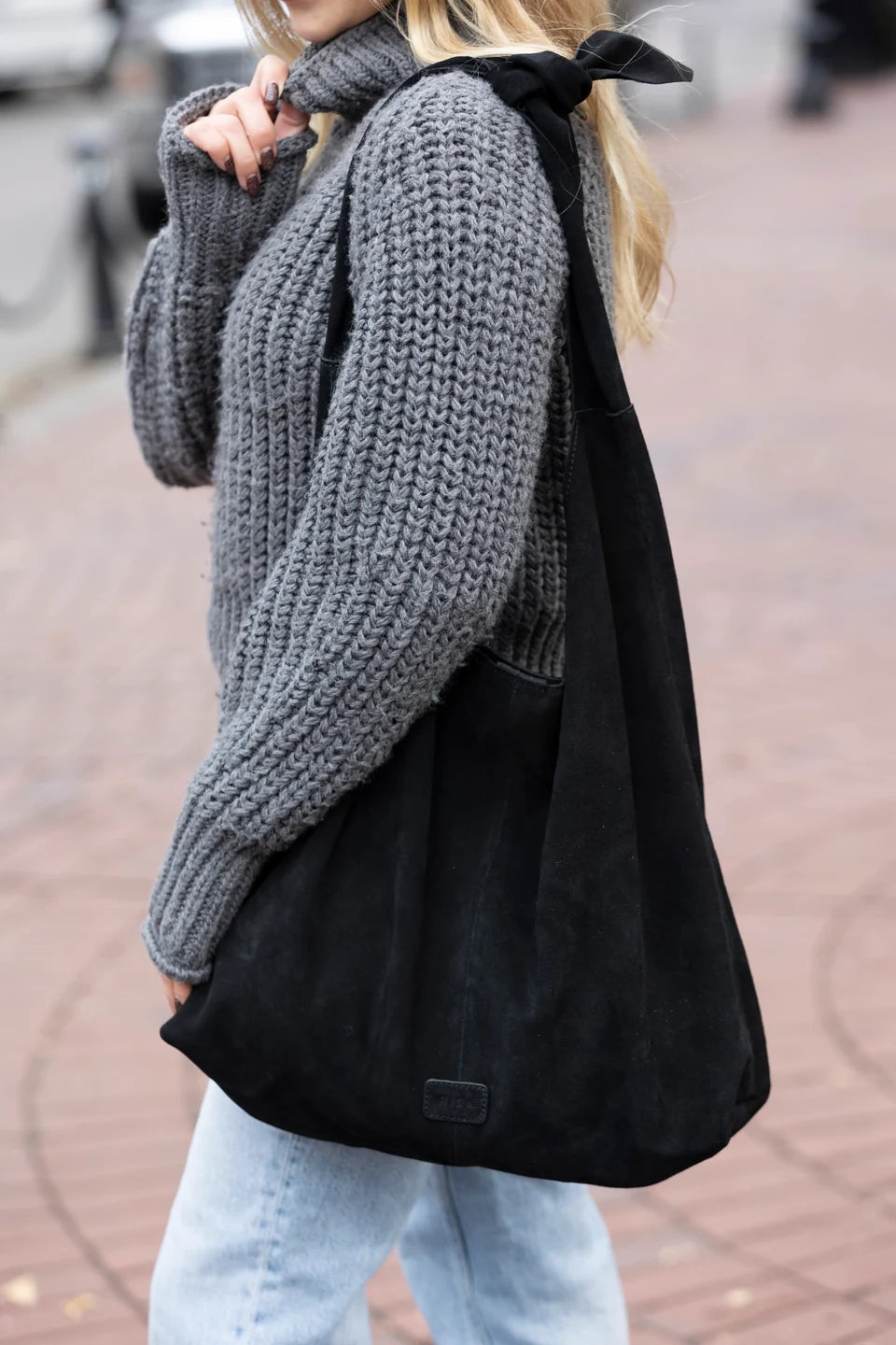 Knot Tote Suede - Black