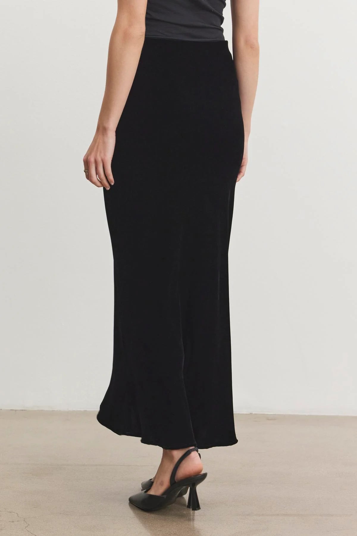 Eza Silk Velvet Skirt- Black